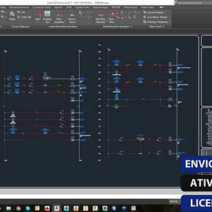 Software: Captura de tela da interface do AutoCAD Electrical 2022 exibindo um esquema elétrico com vários componentes e linhas de circuito. Sobreposições de texto em caixas azuis e pretas dizem ENVO INSTANTÂNEO, ATIVAÇÃO ONLINE e LICENÇA ORIGINAL, enfatizando a simplicidade de comprar software com uma Licença Vitalícia genuína.